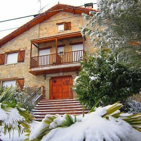 La Casona De Collado Guest House Hoyos del Collado ภายนอก รูปภาพ