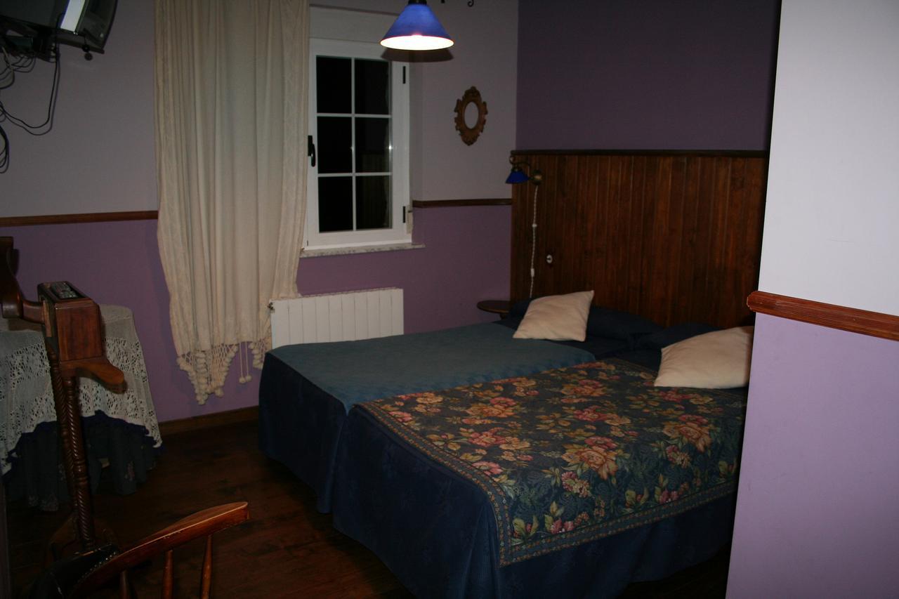 La Casona De Collado Guest House Hoyos del Collado ภายนอก รูปภาพ