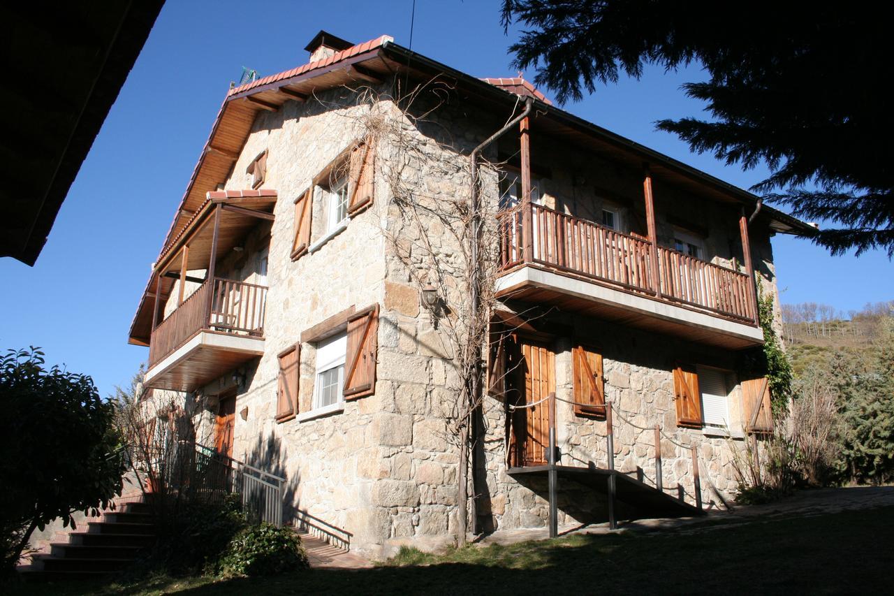 La Casona De Collado Guest House Hoyos del Collado ภายนอก รูปภาพ
