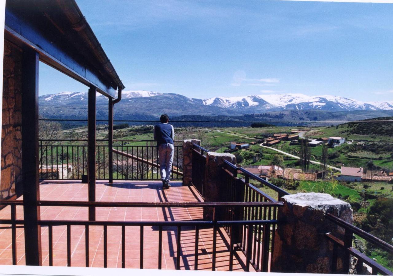 La Casona De Collado Guest House Hoyos del Collado ภายนอก รูปภาพ